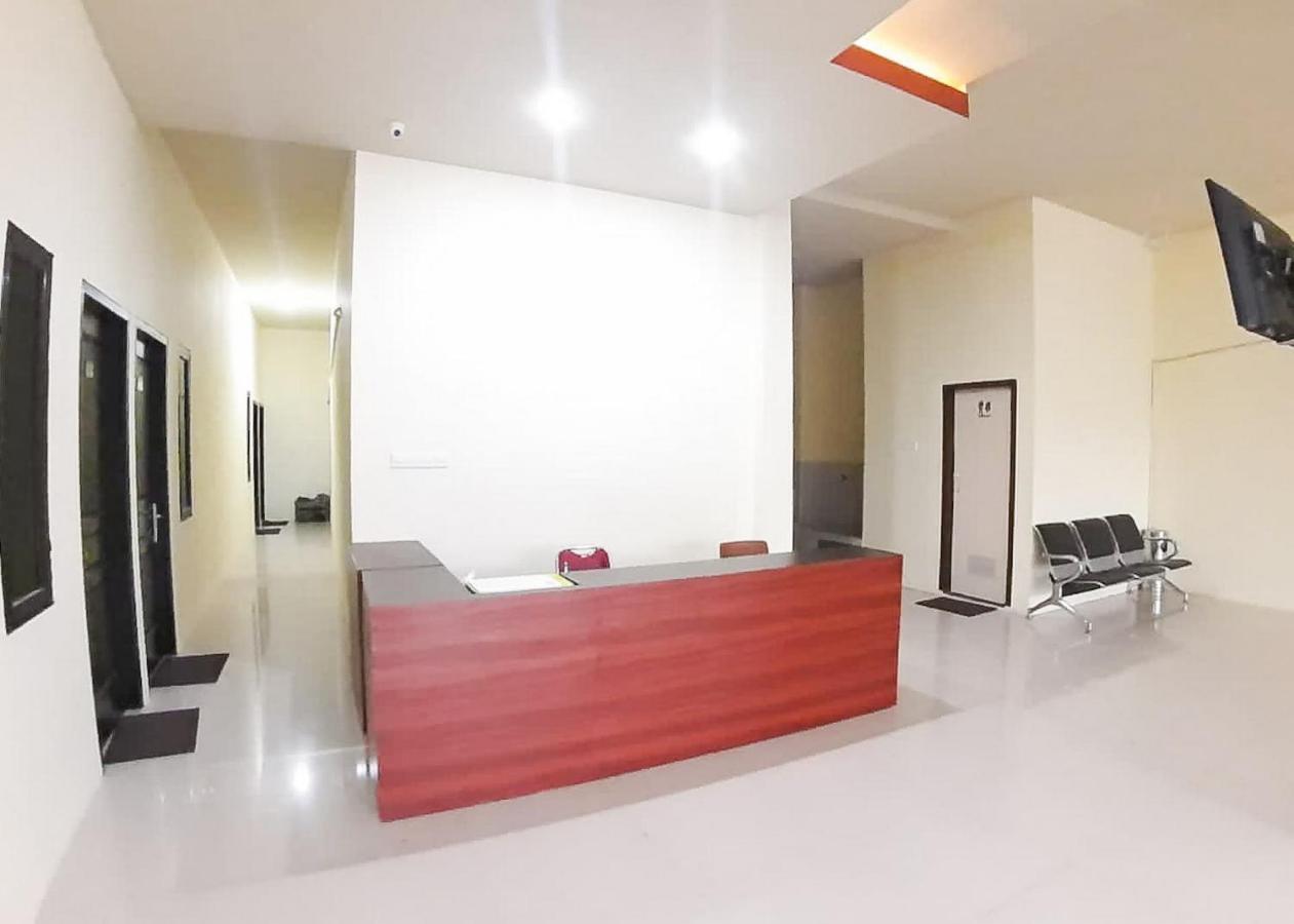 Reddoorz Syariah Near Transmart Jambi 2 Hotell Palmerah Exteriör bild
